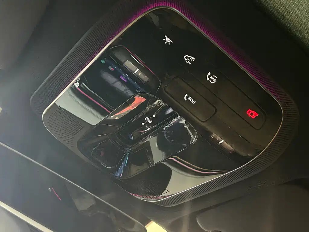Mercedes-Benz E-Class — миниатюра 13