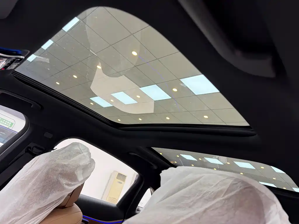 Mercedes-Benz E-Class — миниатюра 12