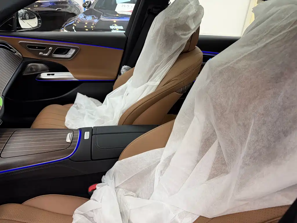 Mercedes-Benz E-Class — миниатюра 13