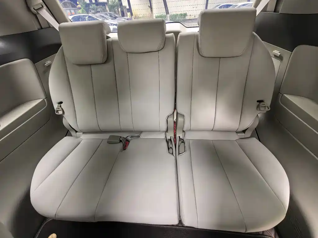 Toyota Previa — миниатюра 17