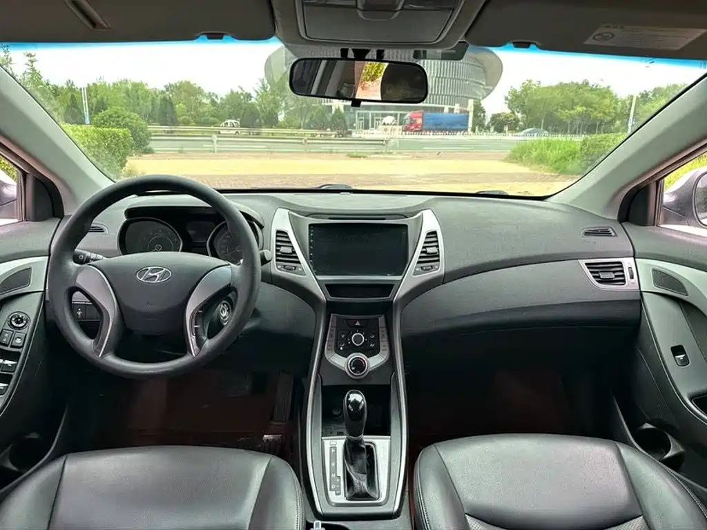Hyundai Elantra Langdong — миниатюра 9