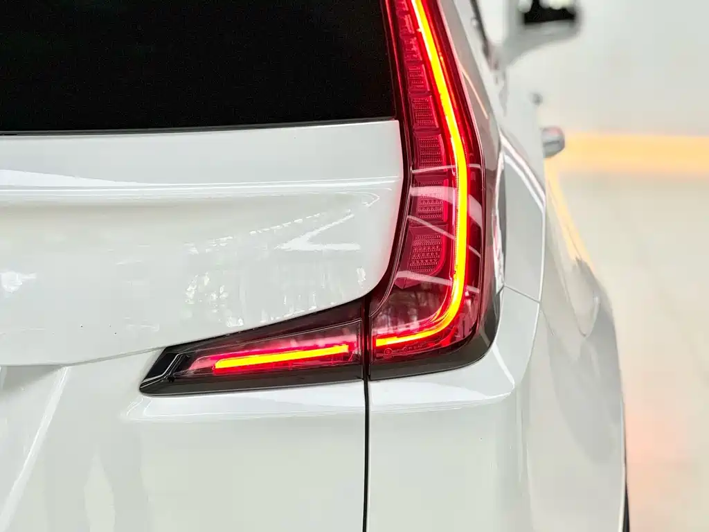 Cadillac XT4 — миниатюра 18
