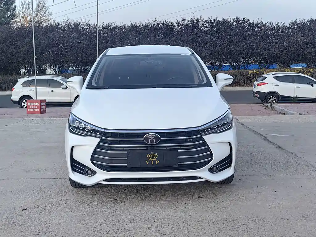 BYD MAX — миниатюра 2