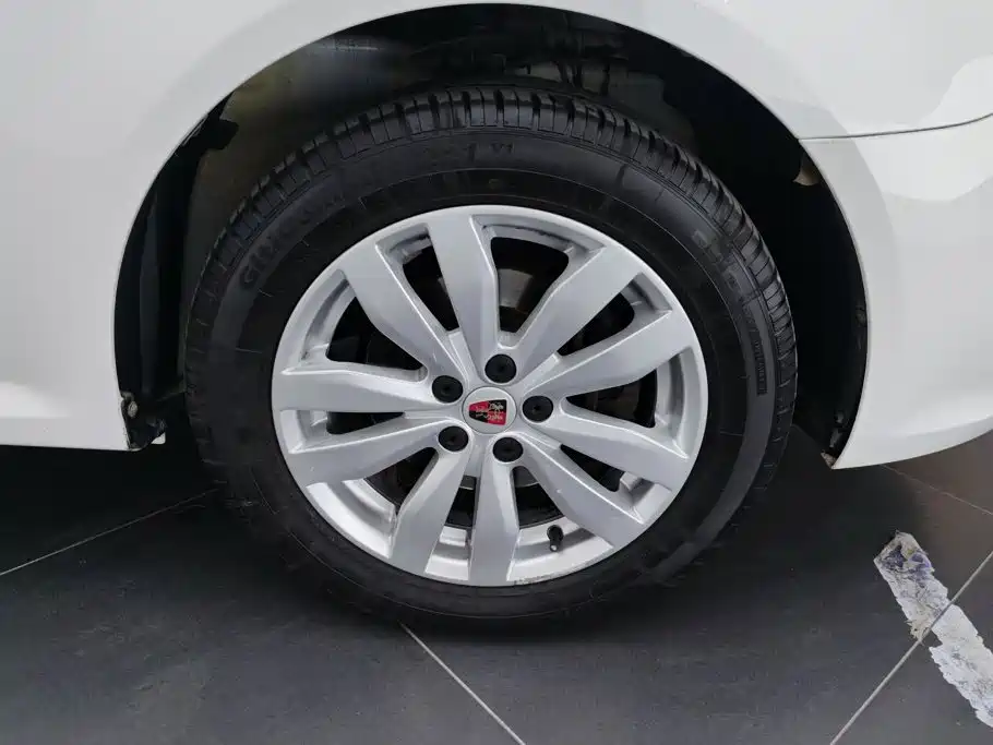 Roewe 350 — миниатюра 6