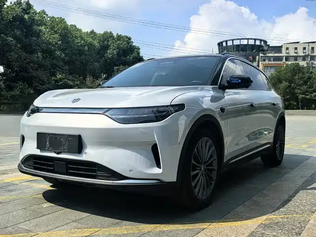 Leapmotor C11