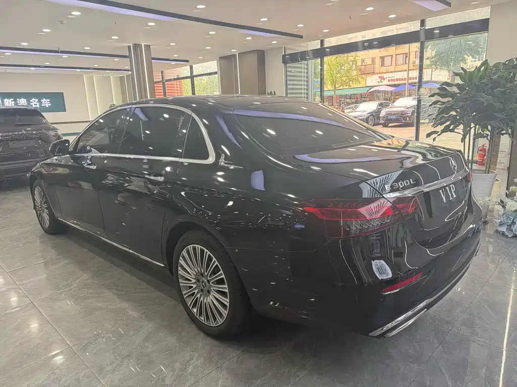Mercedes-Benz E-Class — миниатюра 6