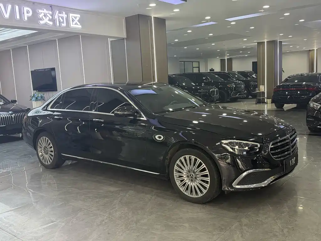 Mercedes-Benz E-Class — миниатюра 2