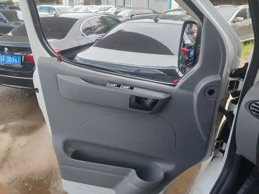 MAXUS V80 — миниатюра 7