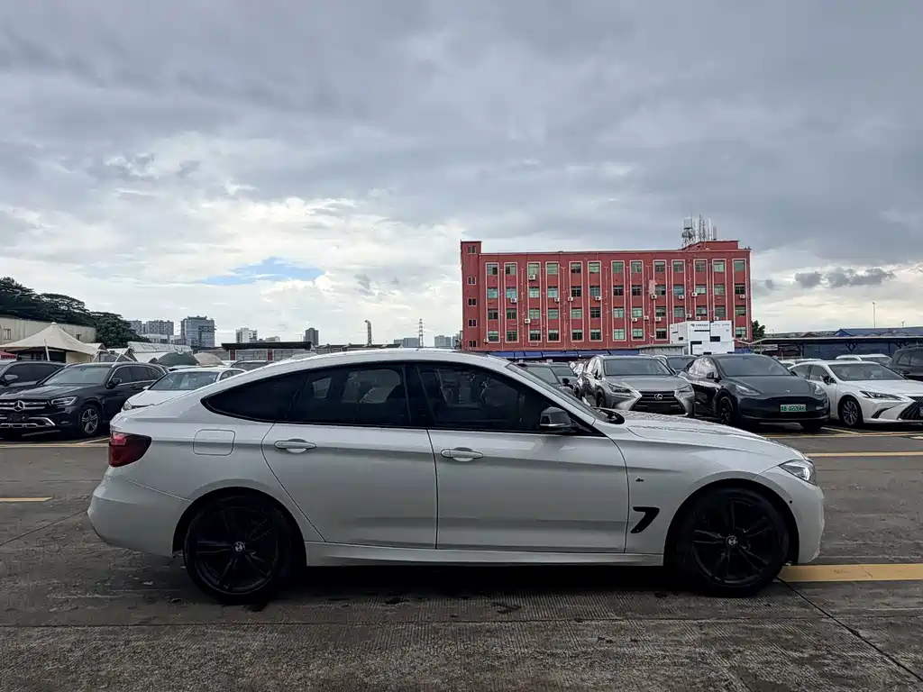 BMW 3 Series GT — миниатюра 8