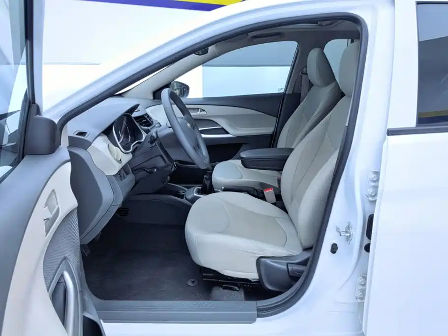 Chevrolet Sail — миниатюра 9