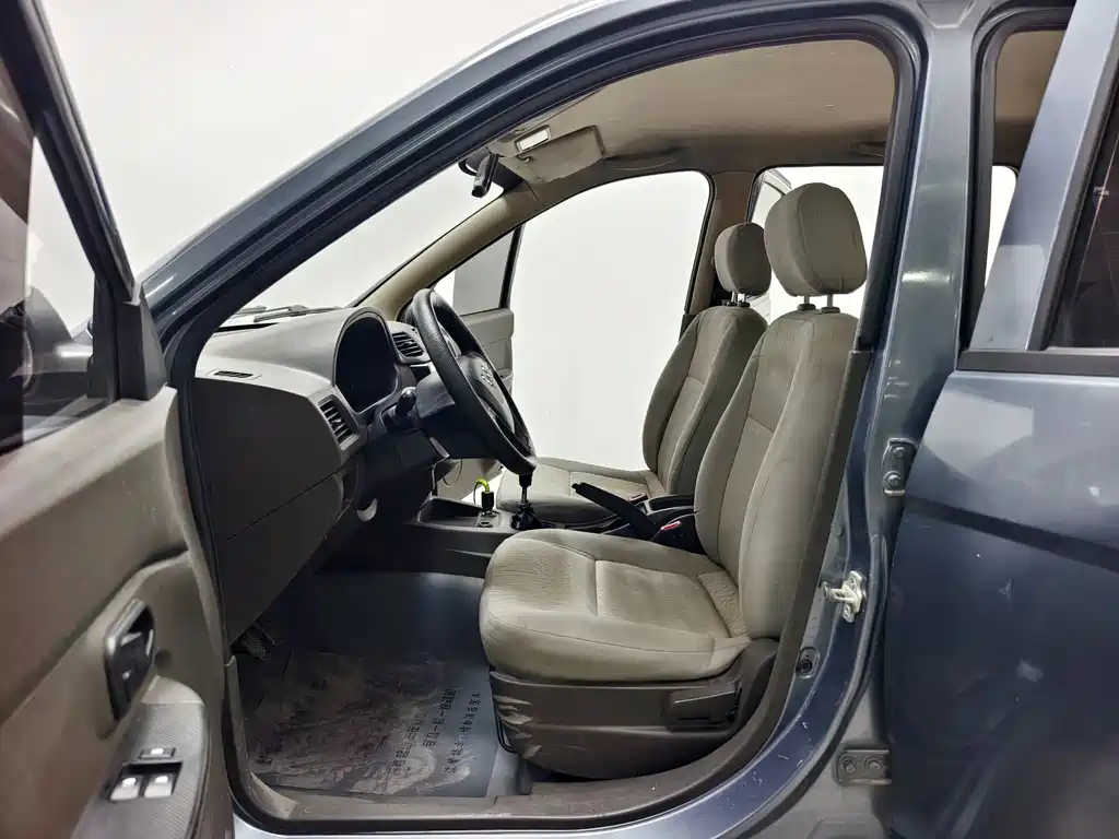 Wuling Hongguang — миниатюра 11