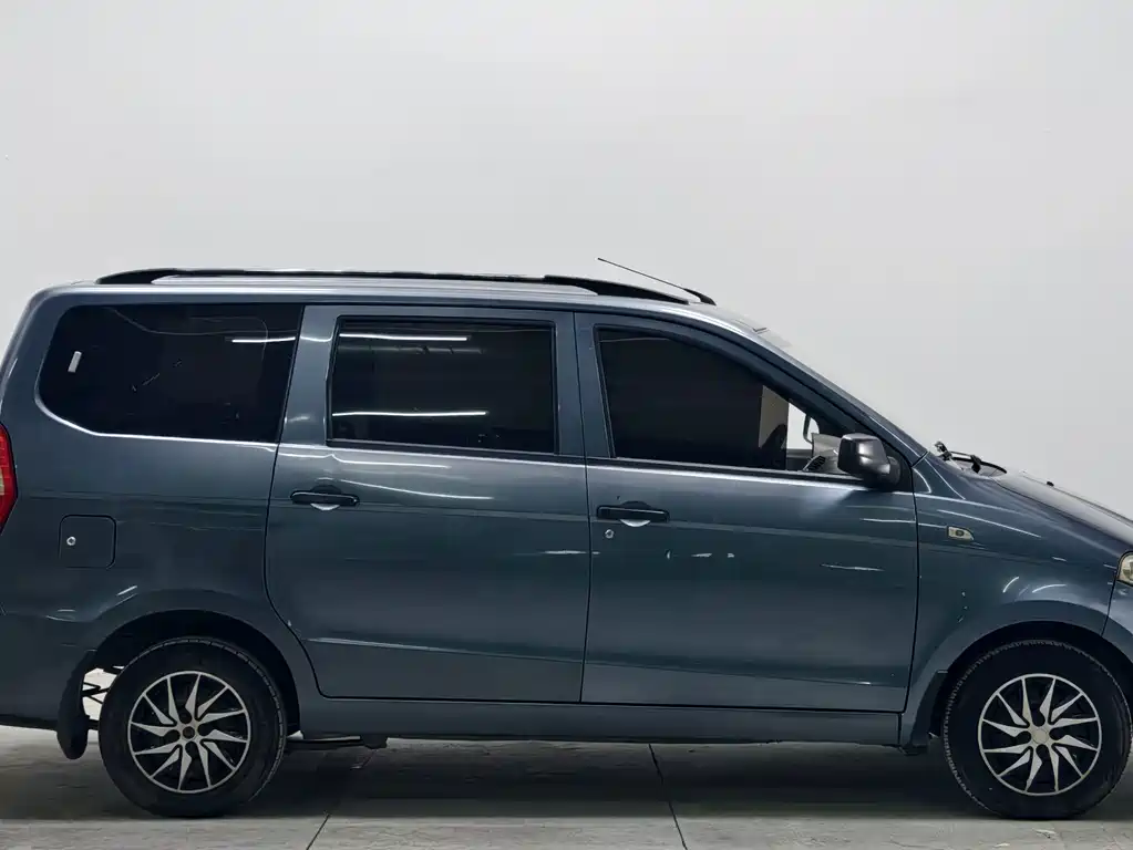 Wuling Hongguang — миниатюра 8
