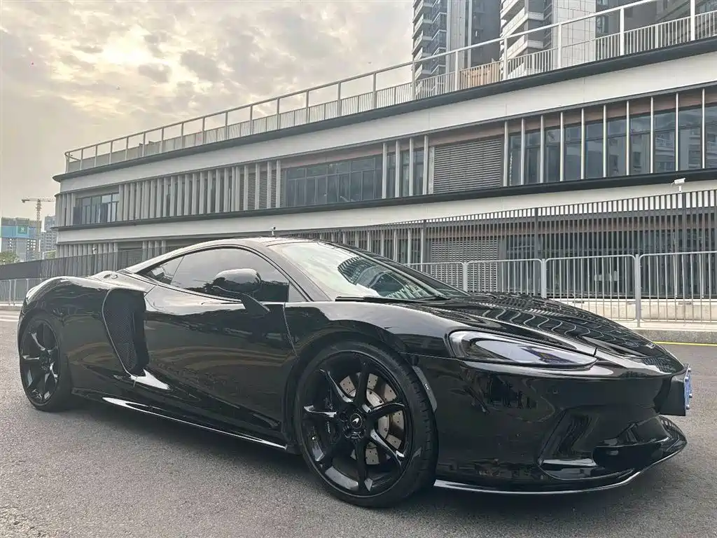 MCLAREN GT