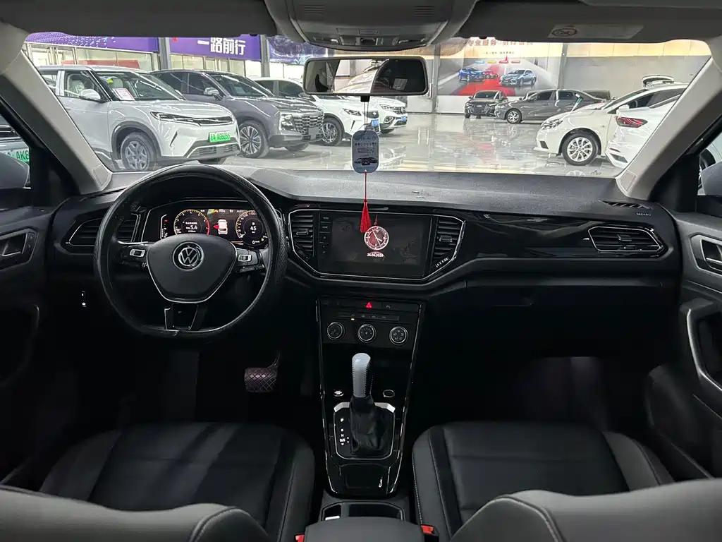 Volkswagen T-Roc — миниатюра 7