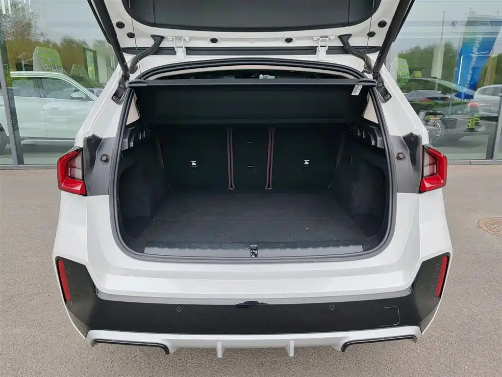 BMW iX1 2025 eDrive25L M Sport
