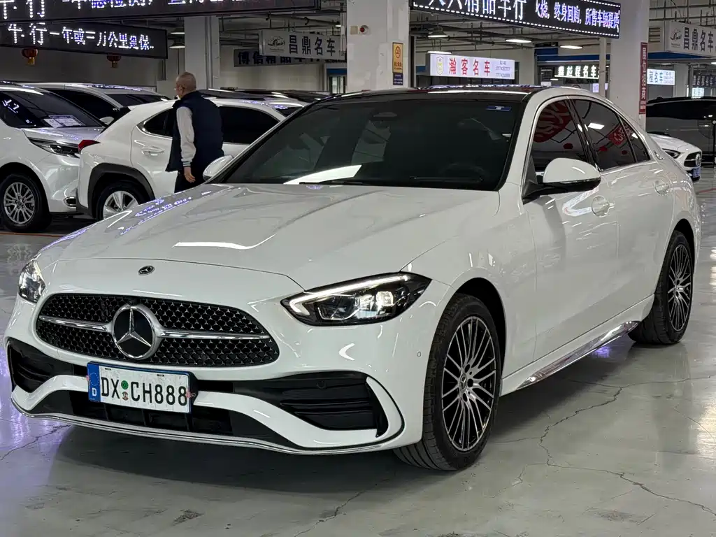 Mercedes-Benz C-Class 2024