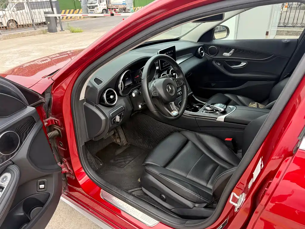 Mercedes-Benz C-Class — миниатюра 4
