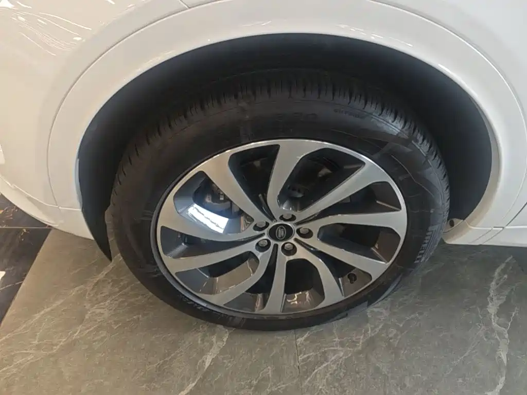 Land Rover Discovery Sport — миниатюра 23