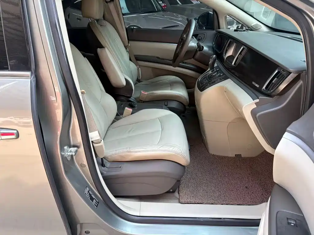 Buick GL8 — миниатюра 11