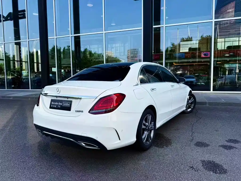 Mercedes-Benz C-Class — миниатюра 9