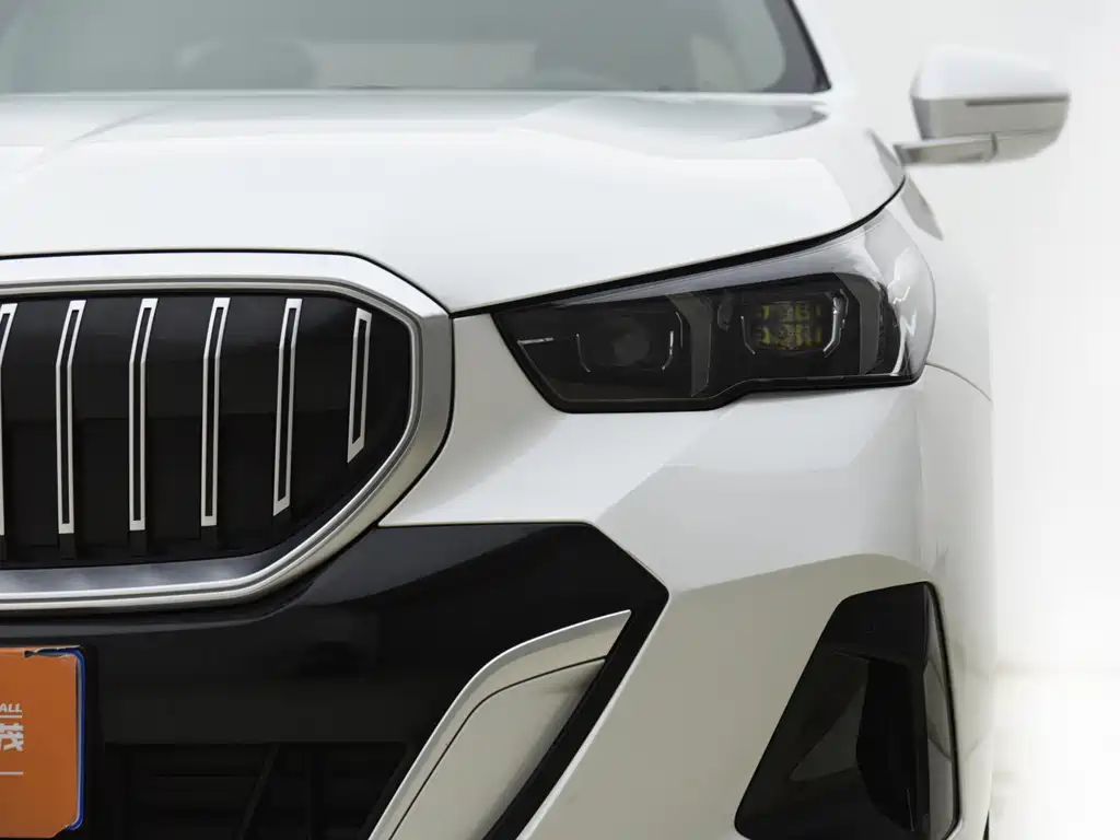 BMW 5 Series — миниатюра 2