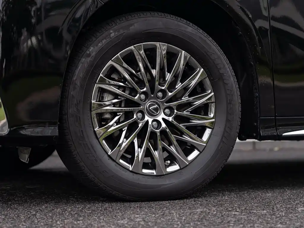Lexus LM 2020 300h мест