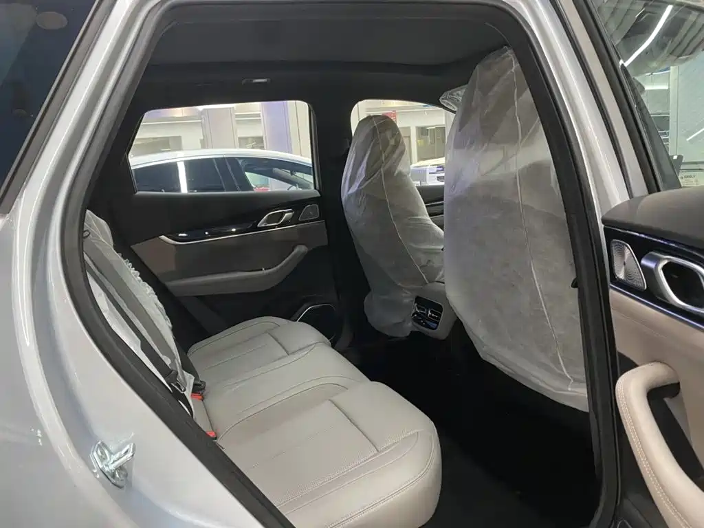 Geely Boyue L — миниатюра 20