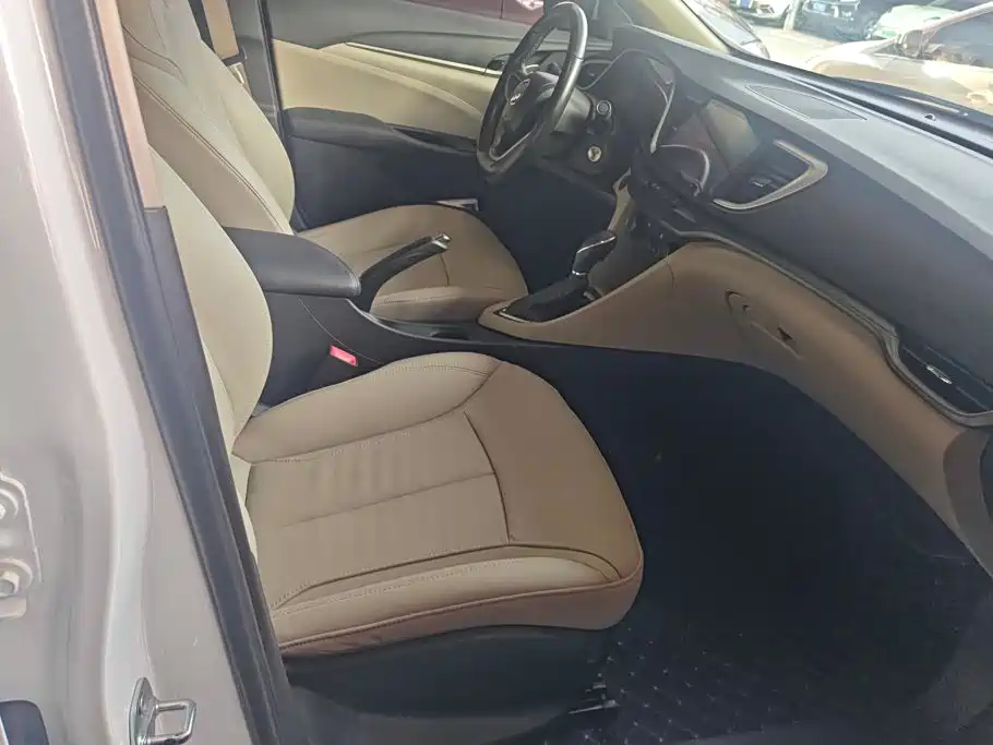 Buick Excelle — миниатюра 8