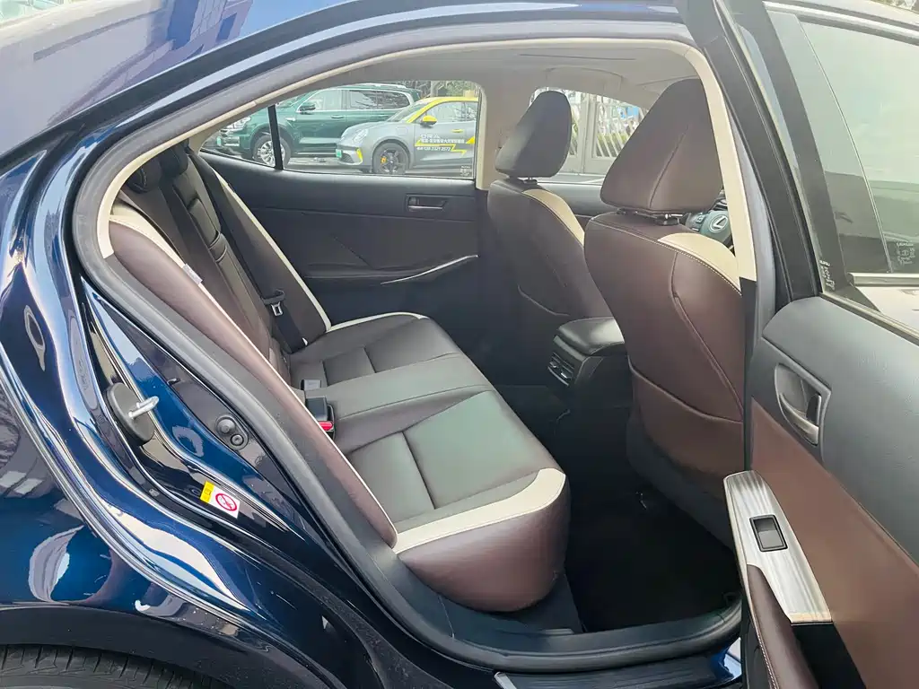 Lexus IS — миниатюра 13