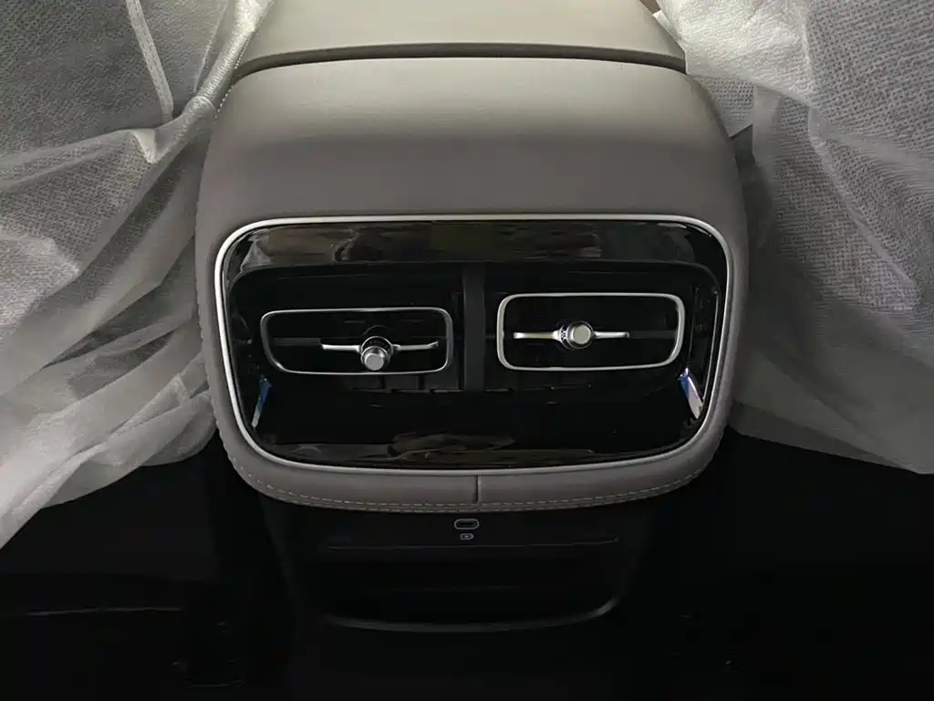 Geely Boyue L — миниатюра 24