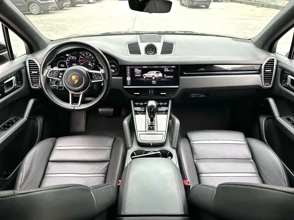 Porsche Cayenne — миниатюра 5