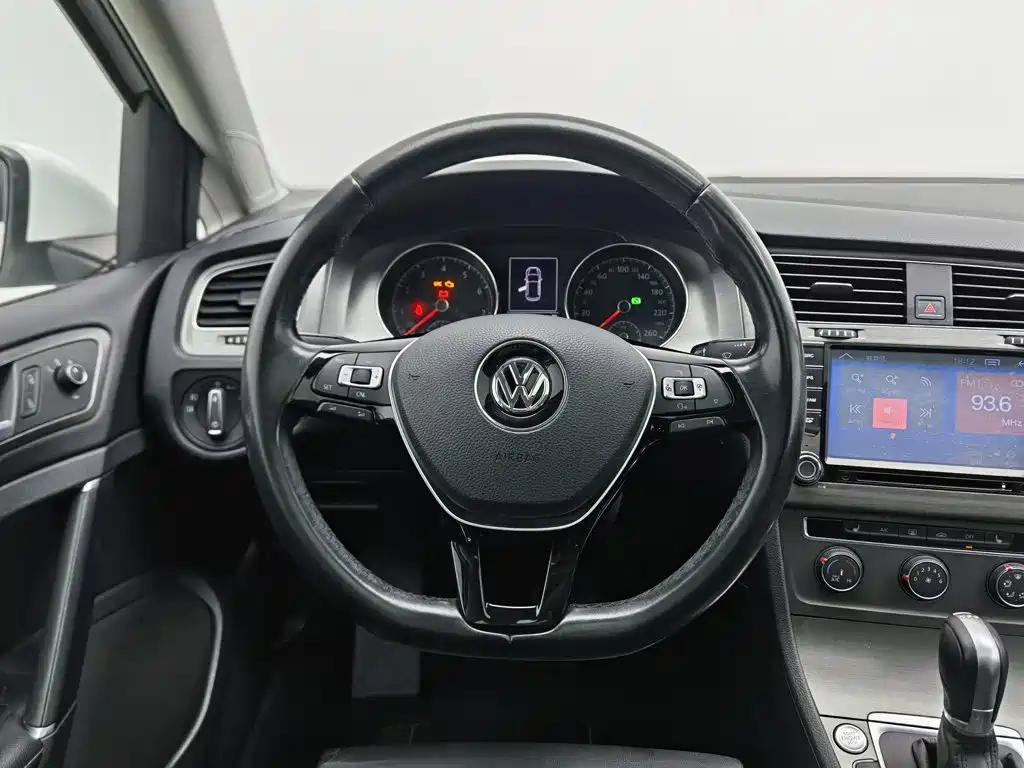 Volkswagen Golf — миниатюра 11