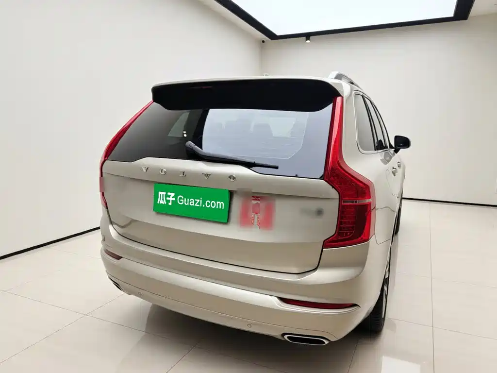 Volvo XC90 2017 T6 5 мест