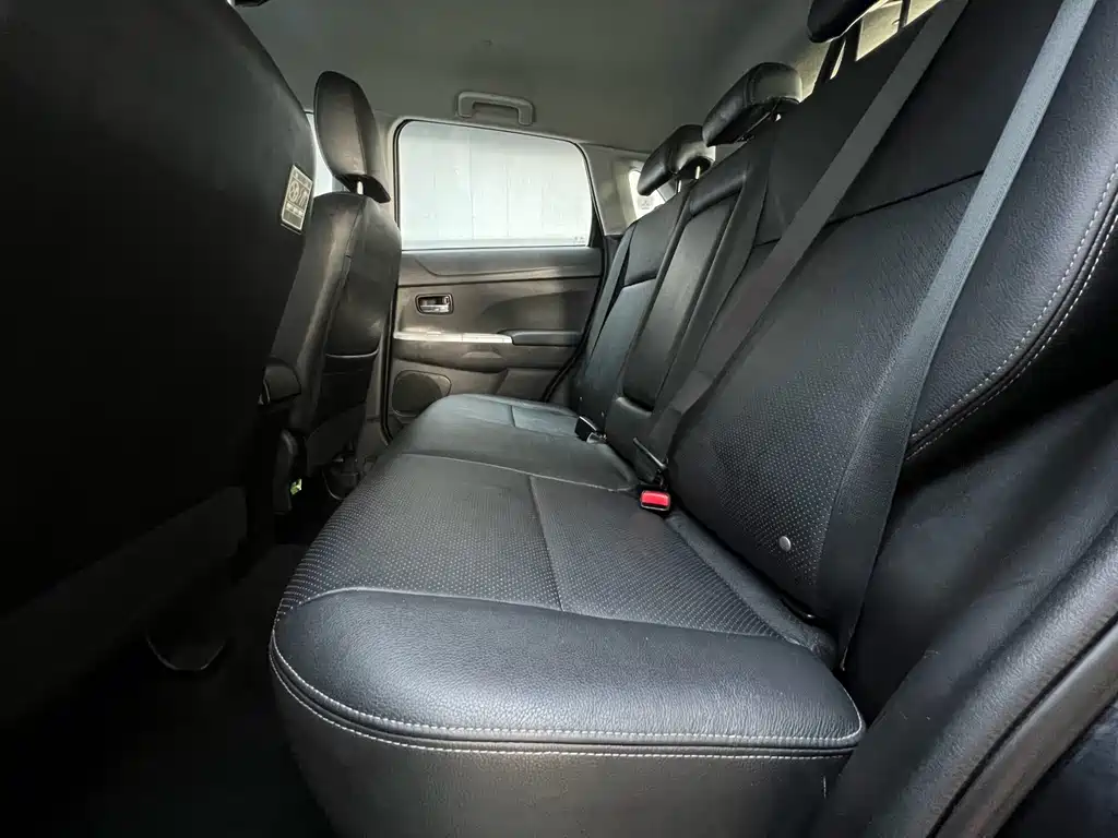 Mitsubishi ASX — миниатюра 12