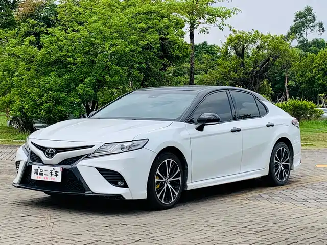 TOYOTA CAMRY 2021