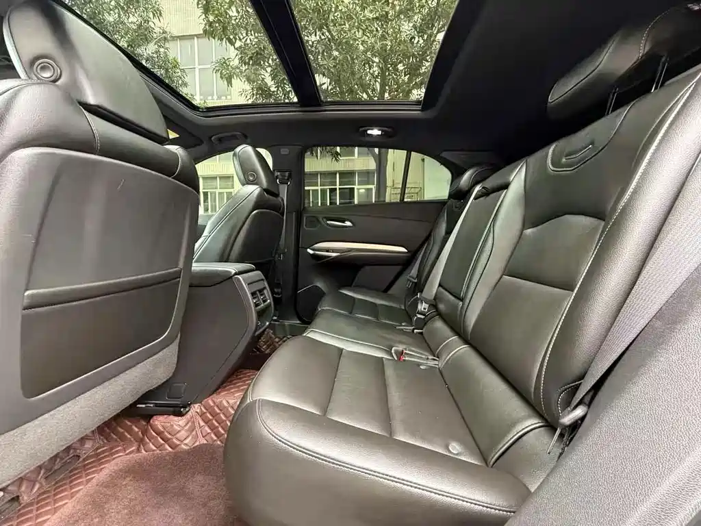 Cadillac XT4 — миниатюра 6