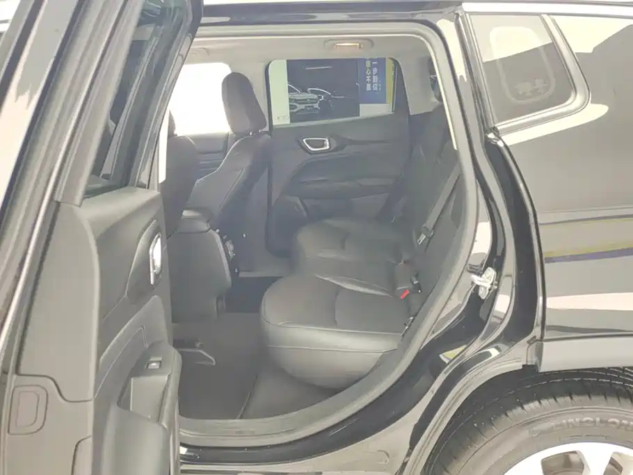 Jeep Compass — миниатюра 11