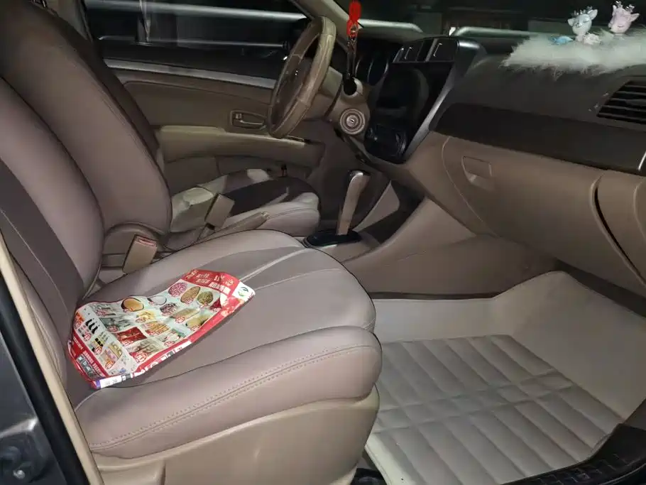 Nissan Sylphy — миниатюра 8