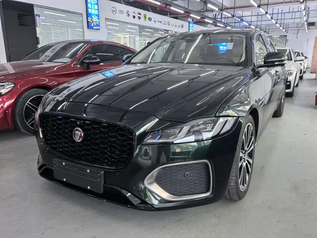 2025 Jaguar XF - zdjęcie 1 z 30