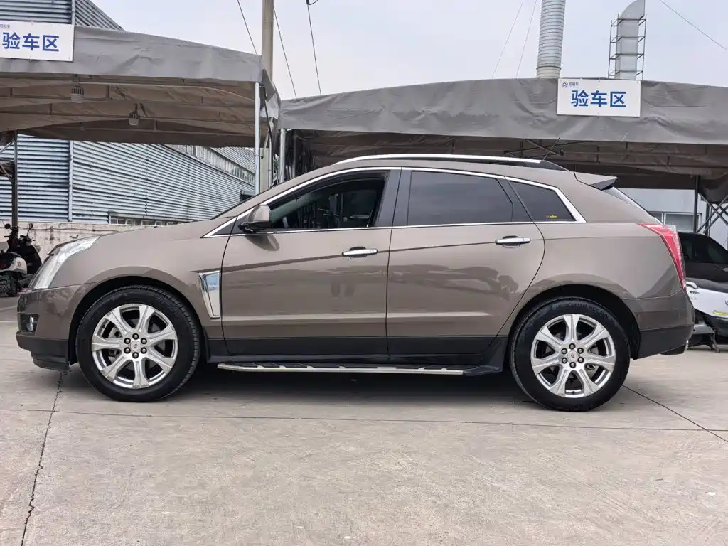 Cadillac SRX — миниатюра 7