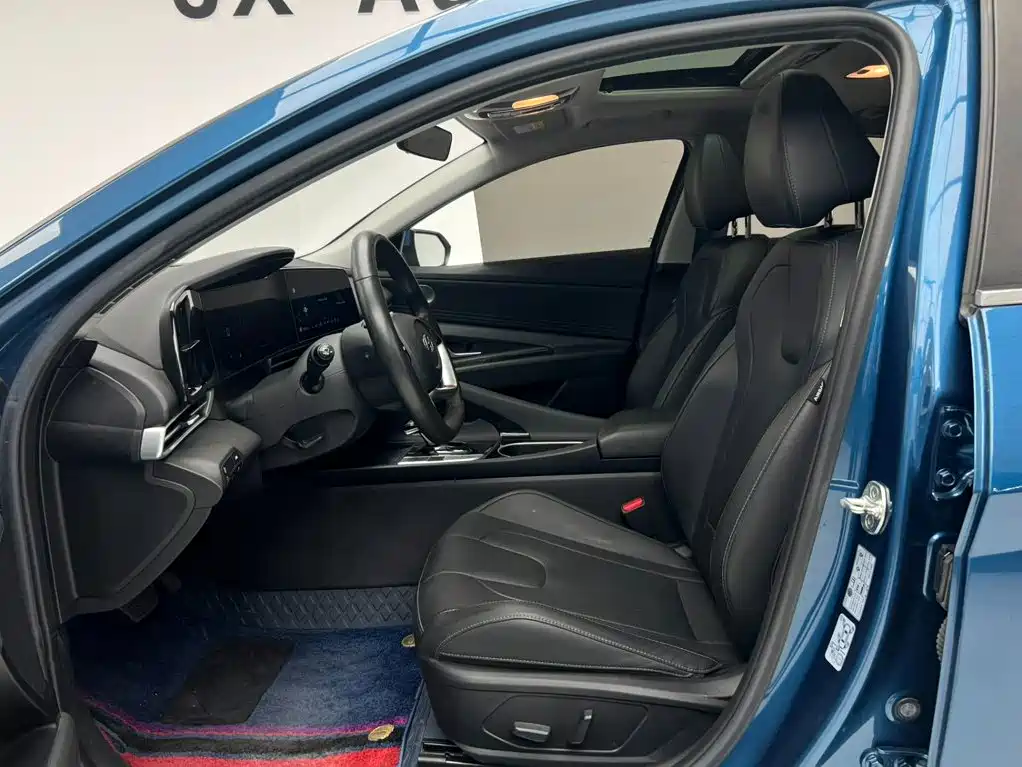 Hyundai Elantra — миниатюра 15