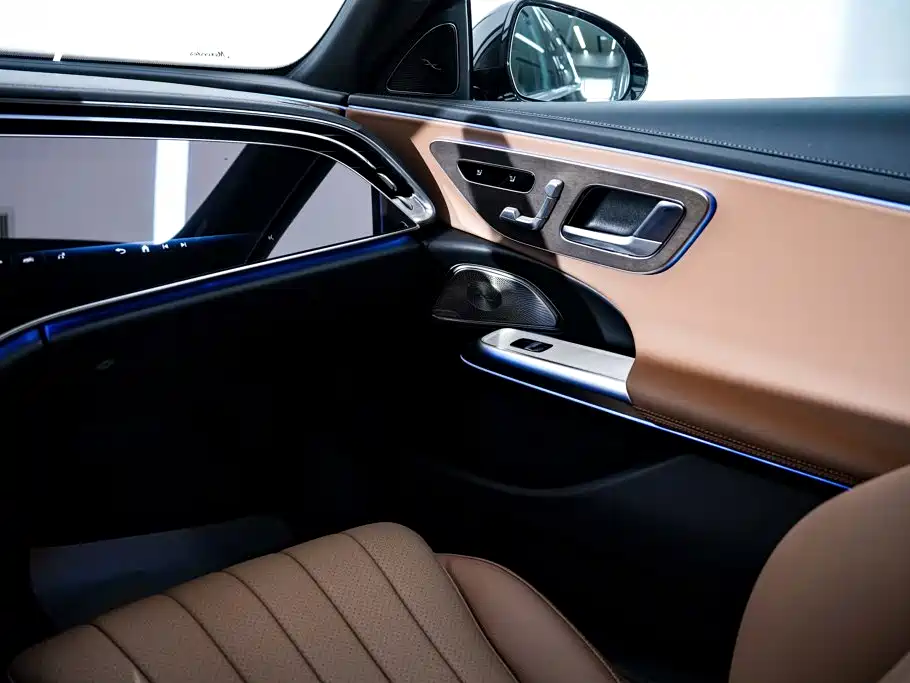 Mercedes-Benz E-Class — миниатюра 23