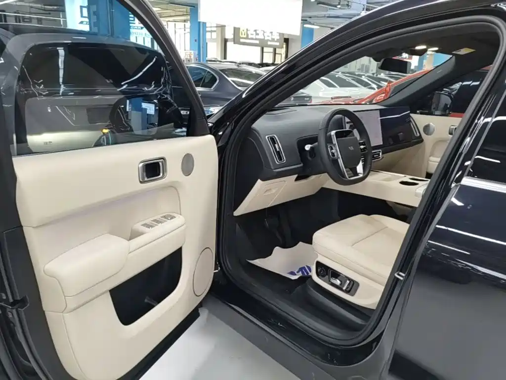 Li Auto Li L8 — миниатюра 16