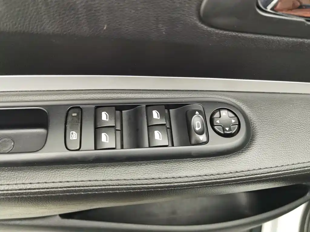 Peugeot 3008 — миниатюра 9