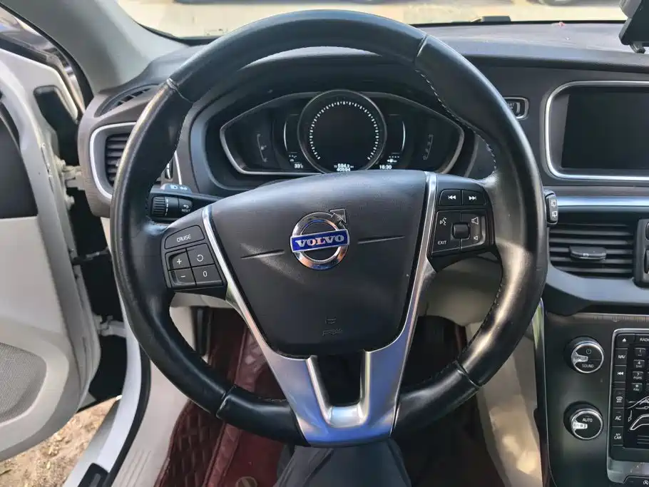 Volvo V40 — миниатюра 15