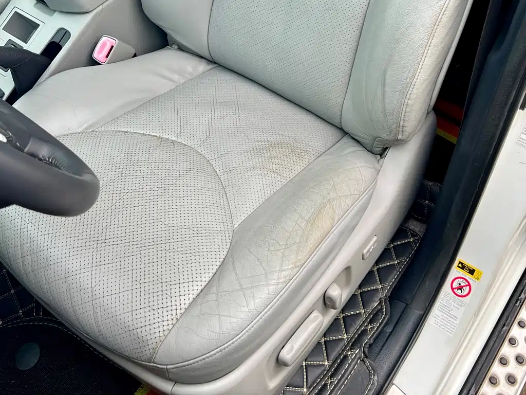 Toyota RAV4 — миниатюра 4