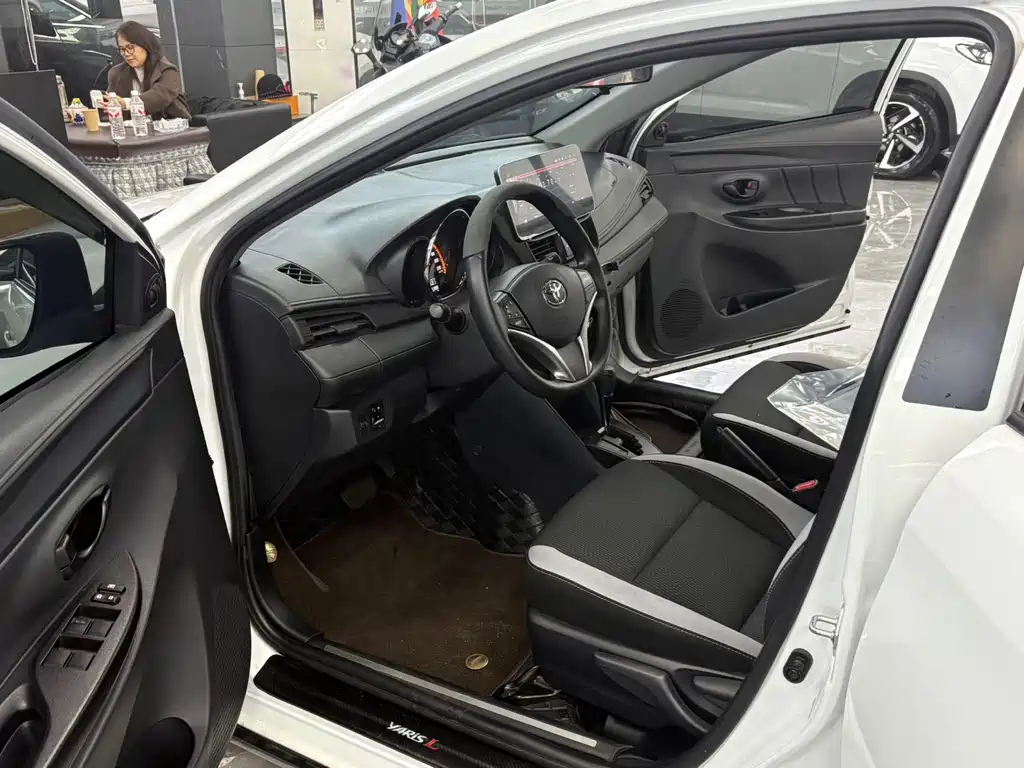 TOYOTA YARIS L ZHIXUAN