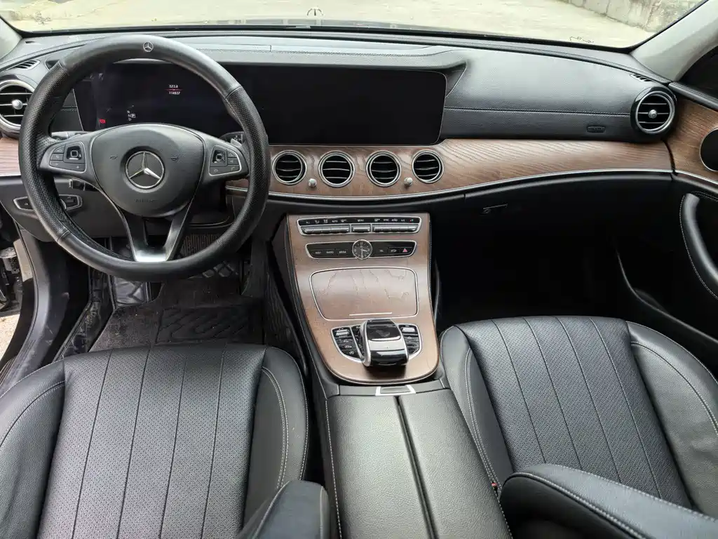 Mercedes-Benz E-Class — миниатюра 6