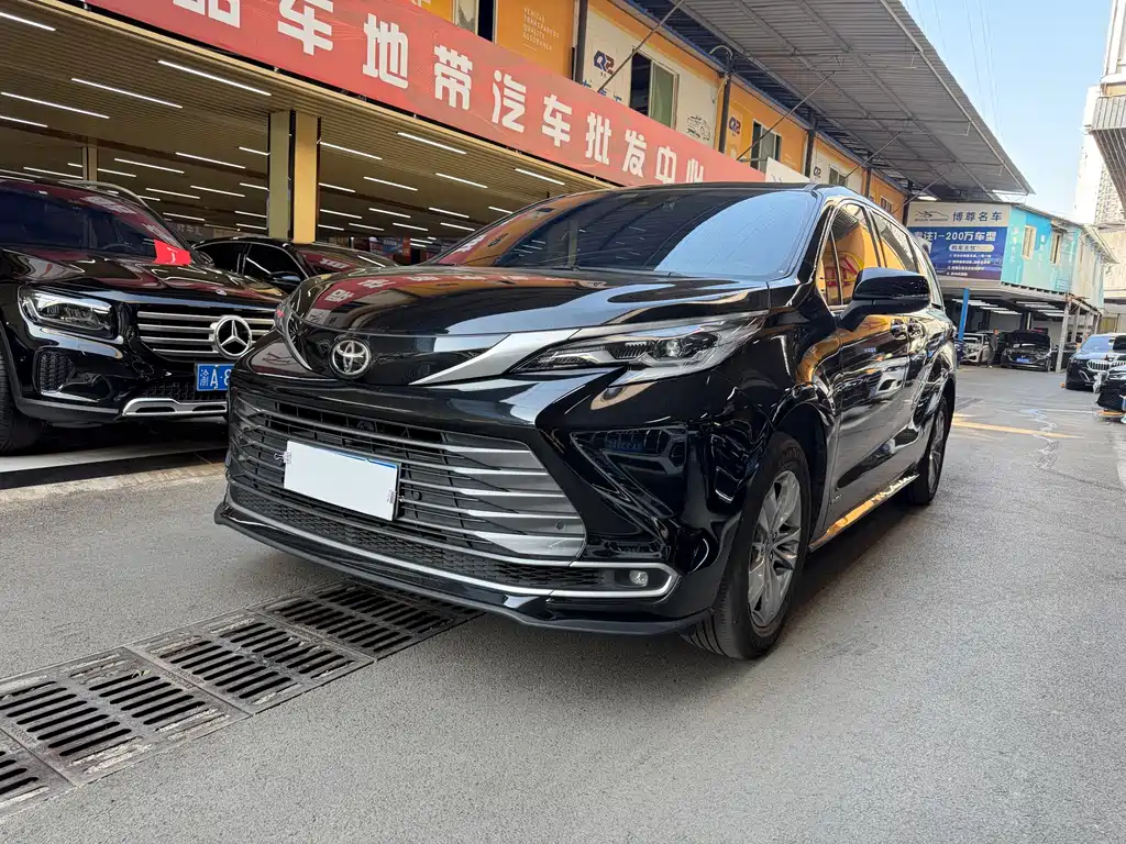 Toyota Sienna 2024