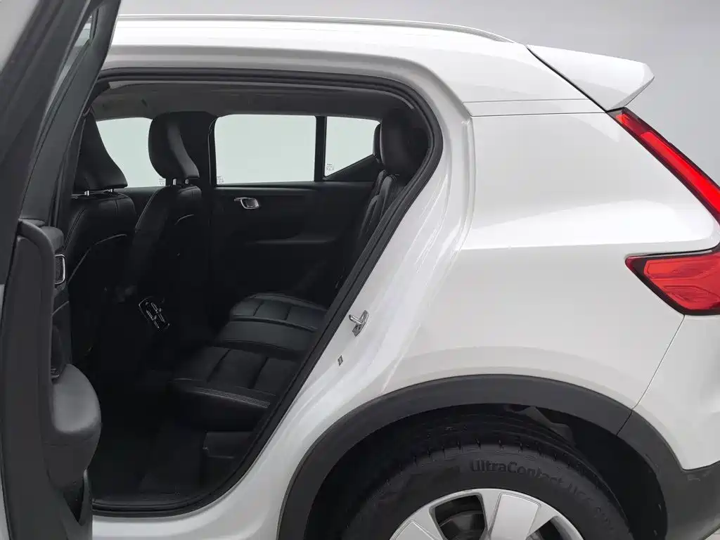 Volvo XC40 — миниатюра 15
